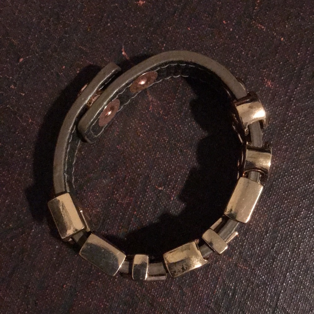 Gifted🎁 BCBGENERATION FEARLESS BRACELET - Picture 6 of 10